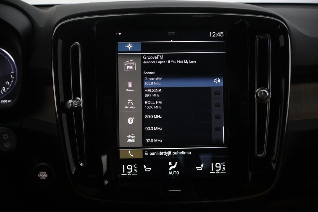 VOLVO XC40 2021