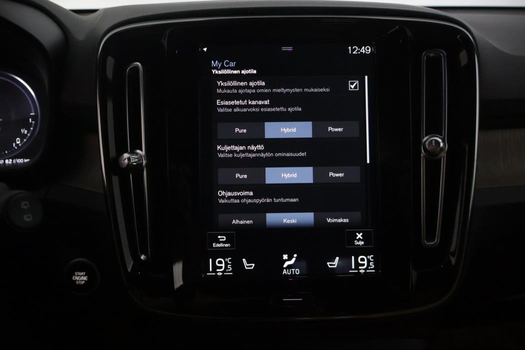 VOLVO XC40 2021