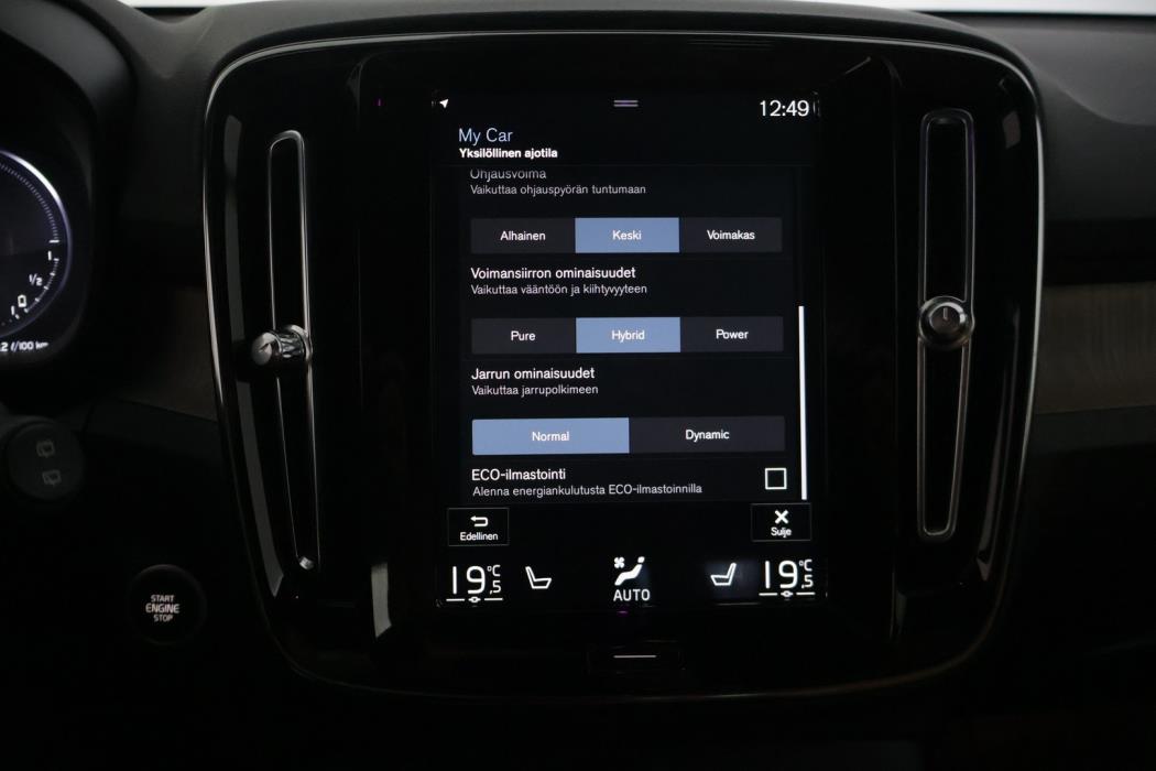 VOLVO XC40 2021