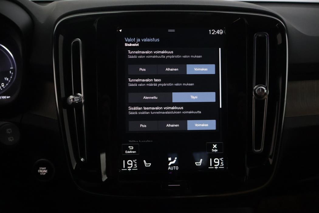 VOLVO XC40 2021