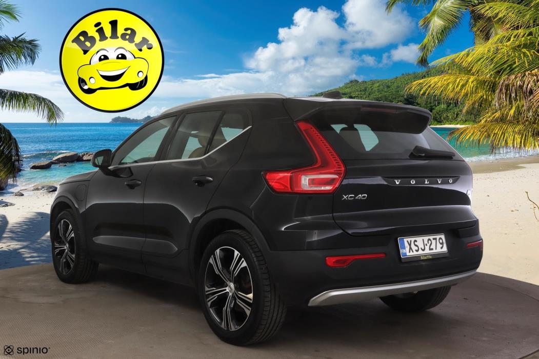 VOLVO XC40 2021