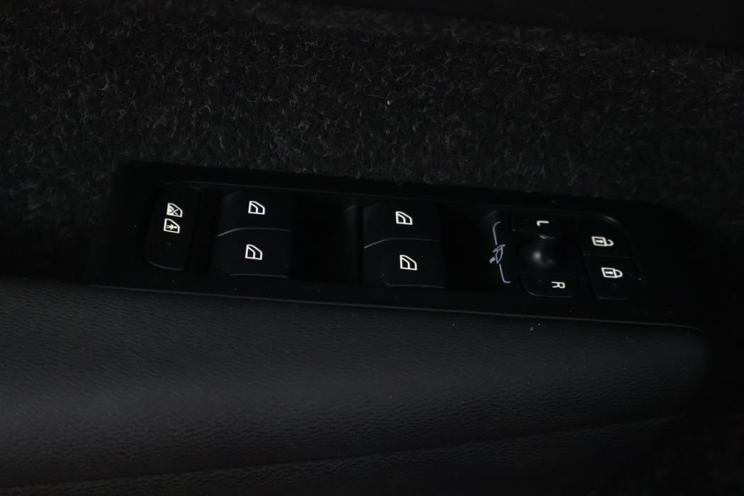 VOLVO XC40 2021