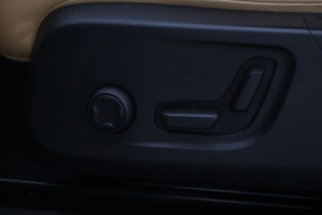 VOLVO XC40 2021