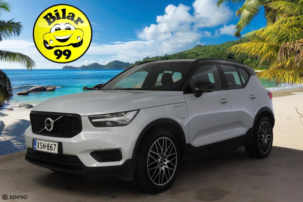 VOLVO XC40 2022