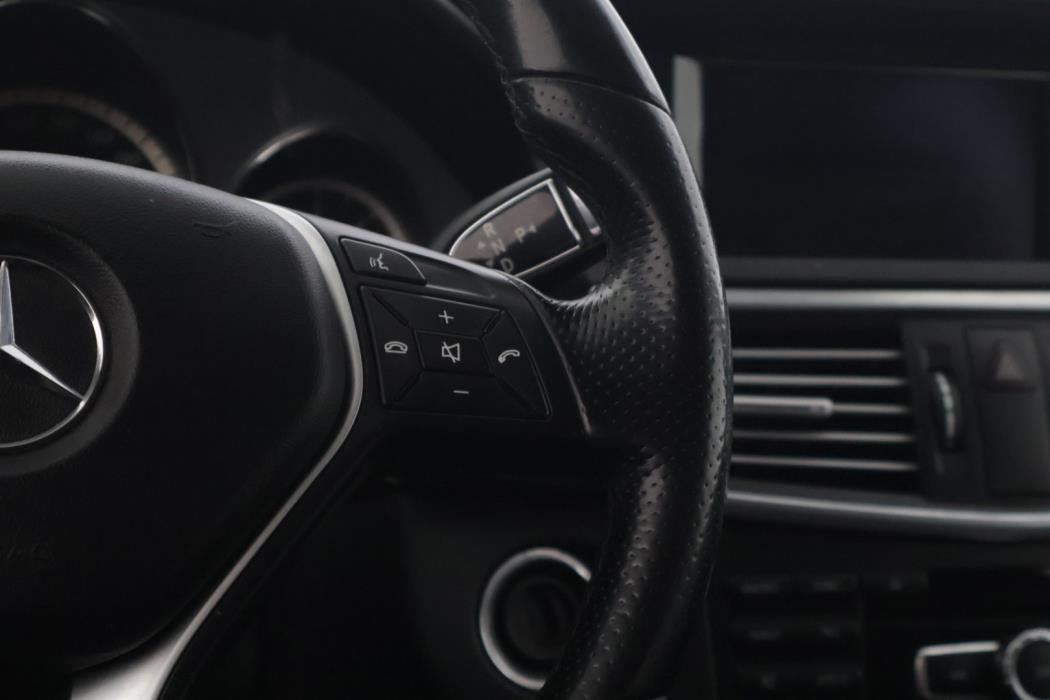 MERCEDES-BENZ E 2012
