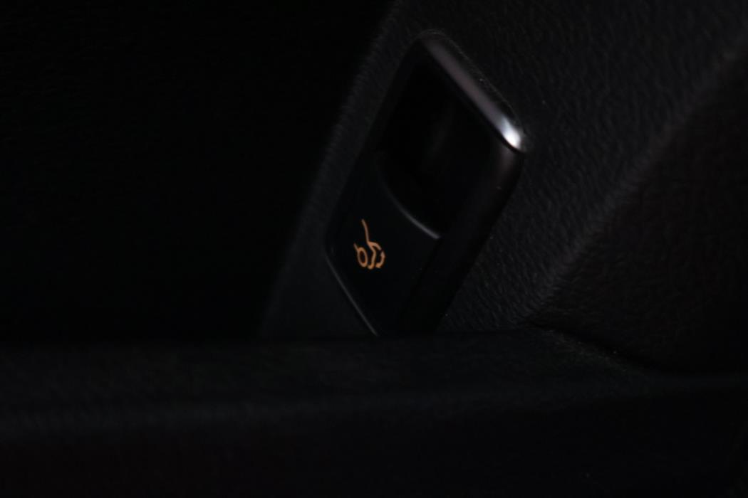 MERCEDES-BENZ E 2012