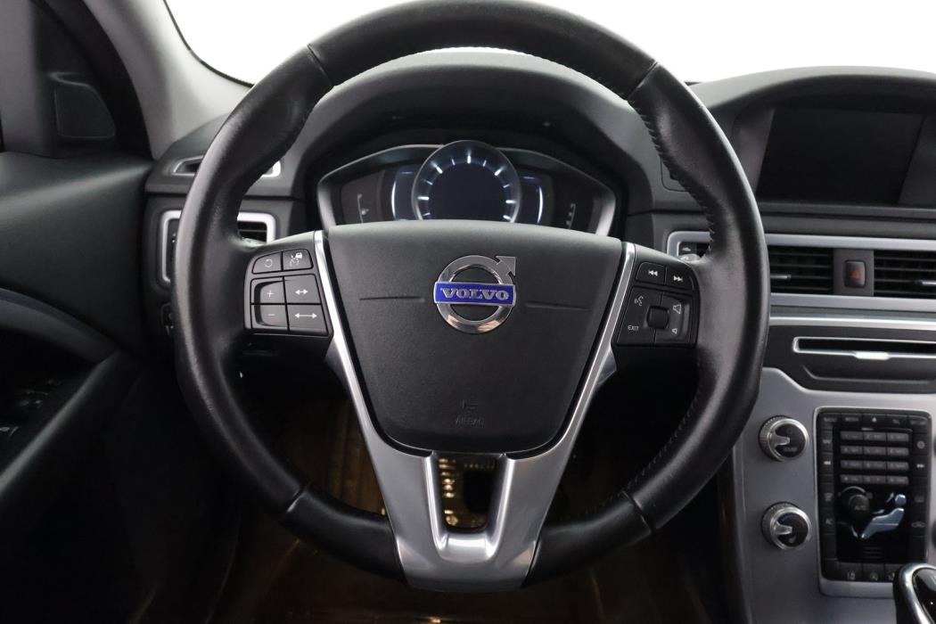 VOLVO V70 2016