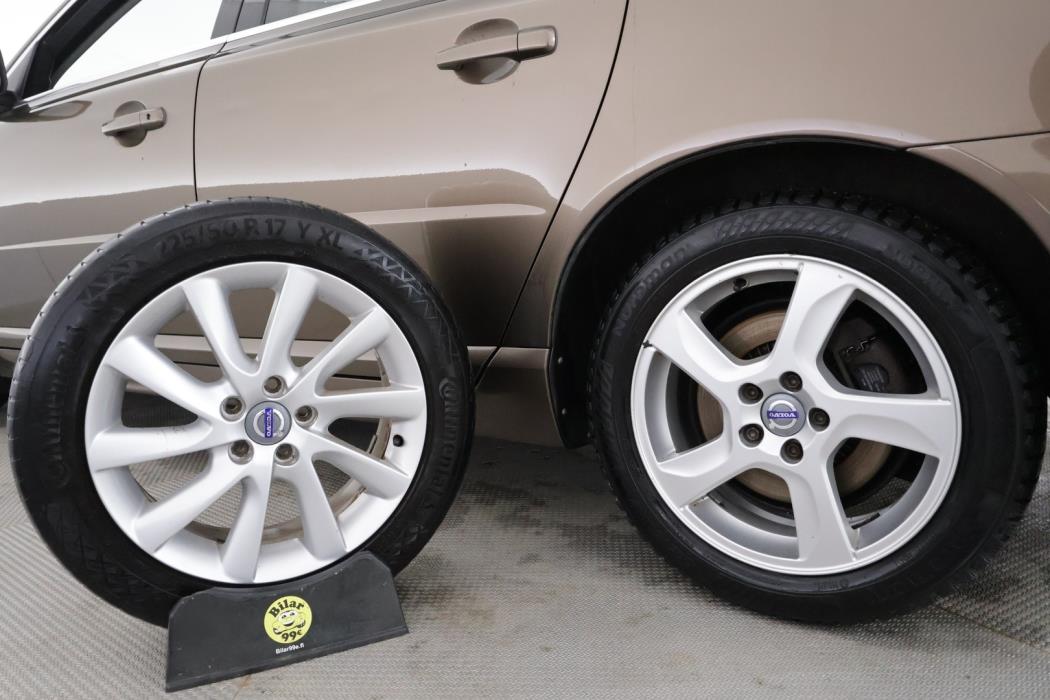 VOLVO V70 2016