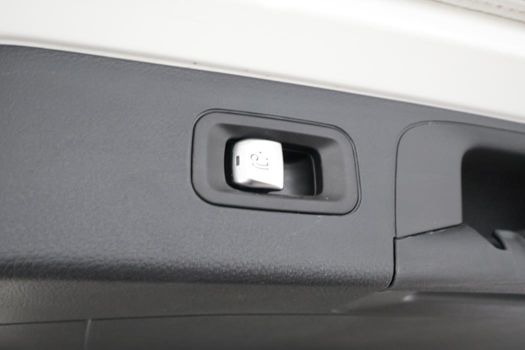 MERCEDES-BENZ GLC 2022