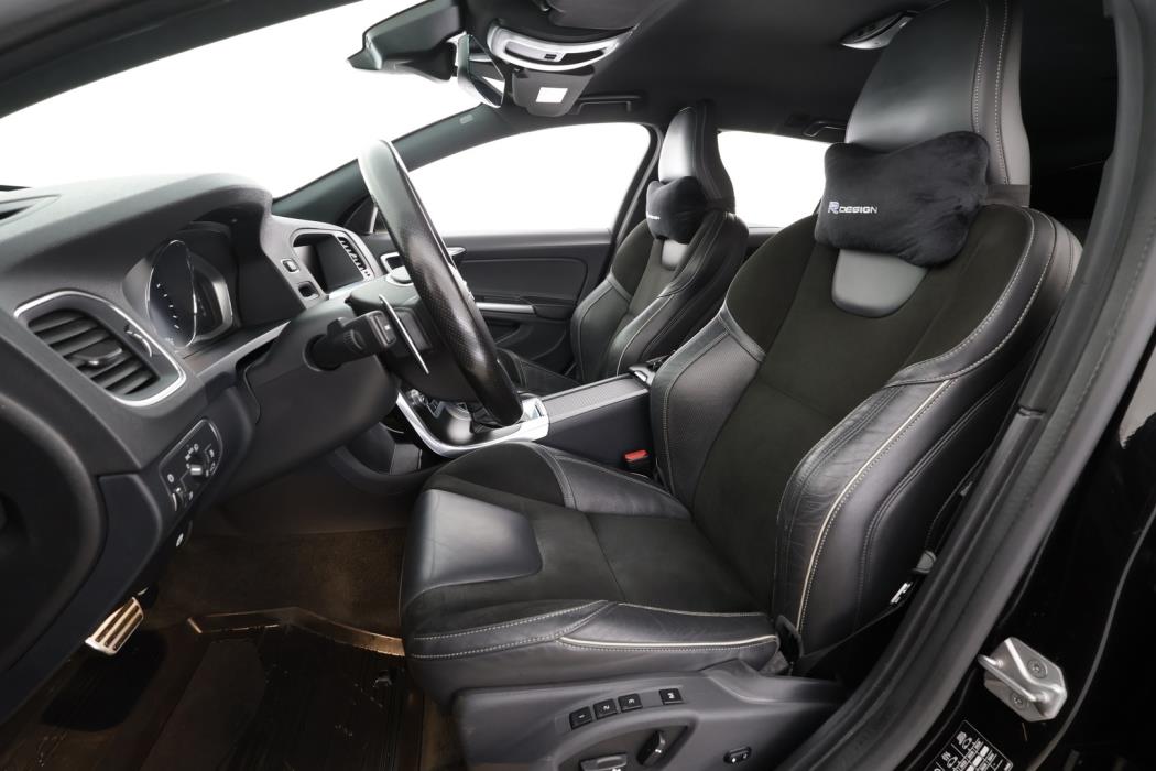 VOLVO V60 2017