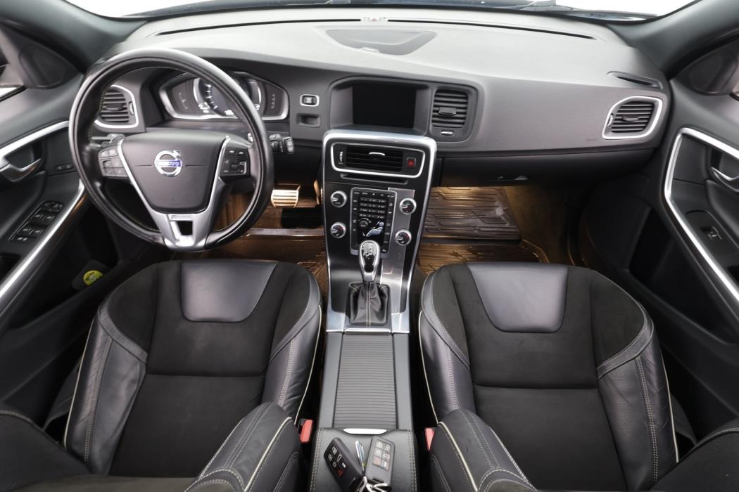 VOLVO V60 2017