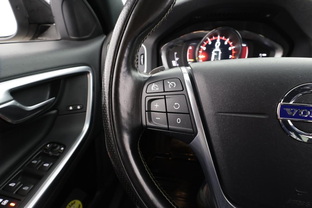VOLVO V60 2017