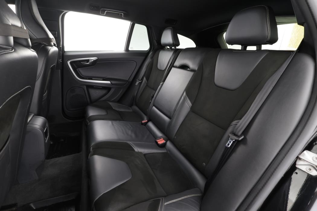 VOLVO V60 2017