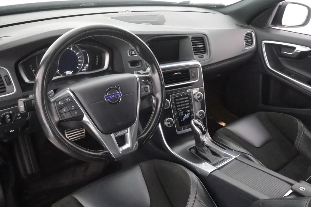 VOLVO V60 2017