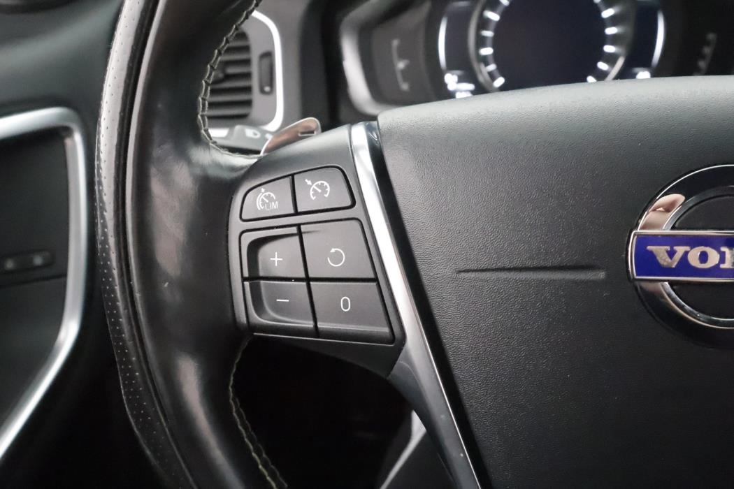 VOLVO V60 2017