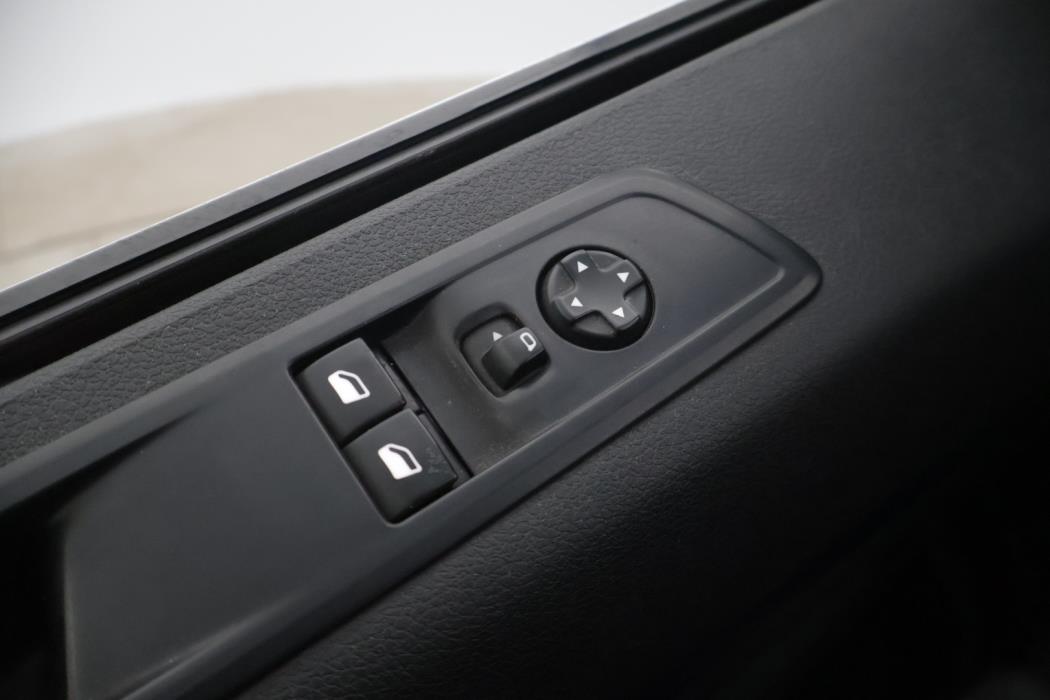 PEUGEOT Traveller 2020