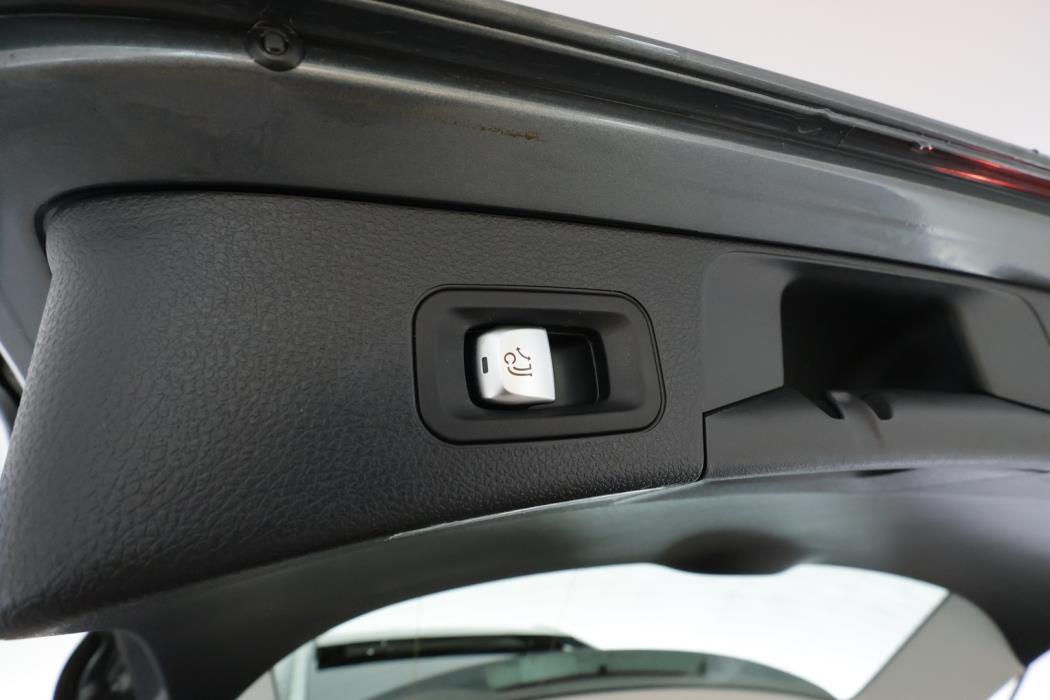 MERCEDES-BENZ C 2020