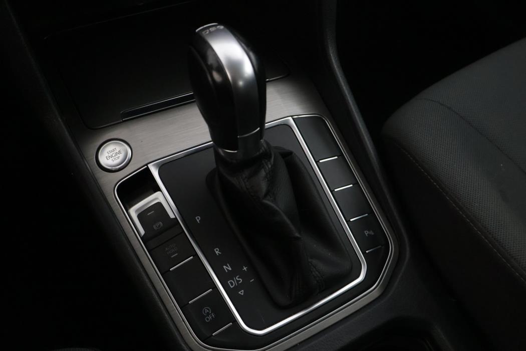 VOLKSWAGEN Golf Sportsvan 2016