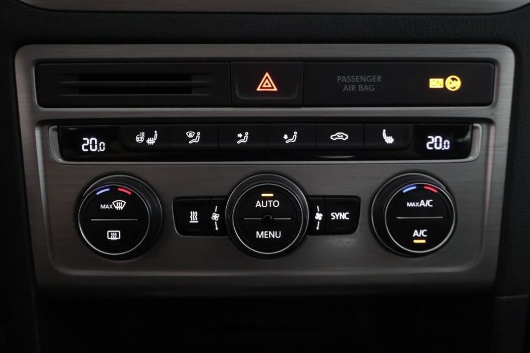 VOLKSWAGEN Golf Sportsvan 2016