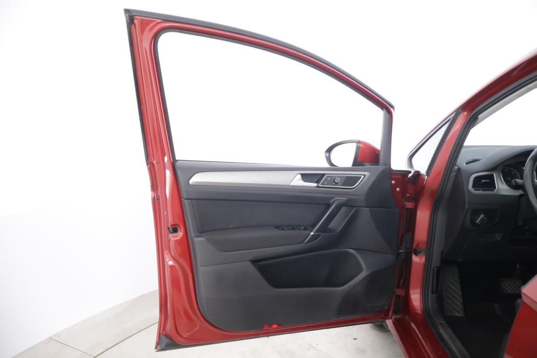 VOLKSWAGEN Golf Sportsvan 2016