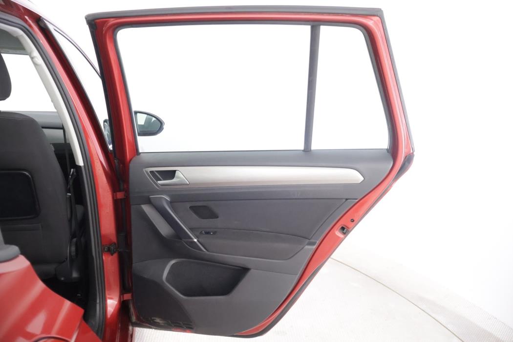 VOLKSWAGEN Golf Sportsvan 2016