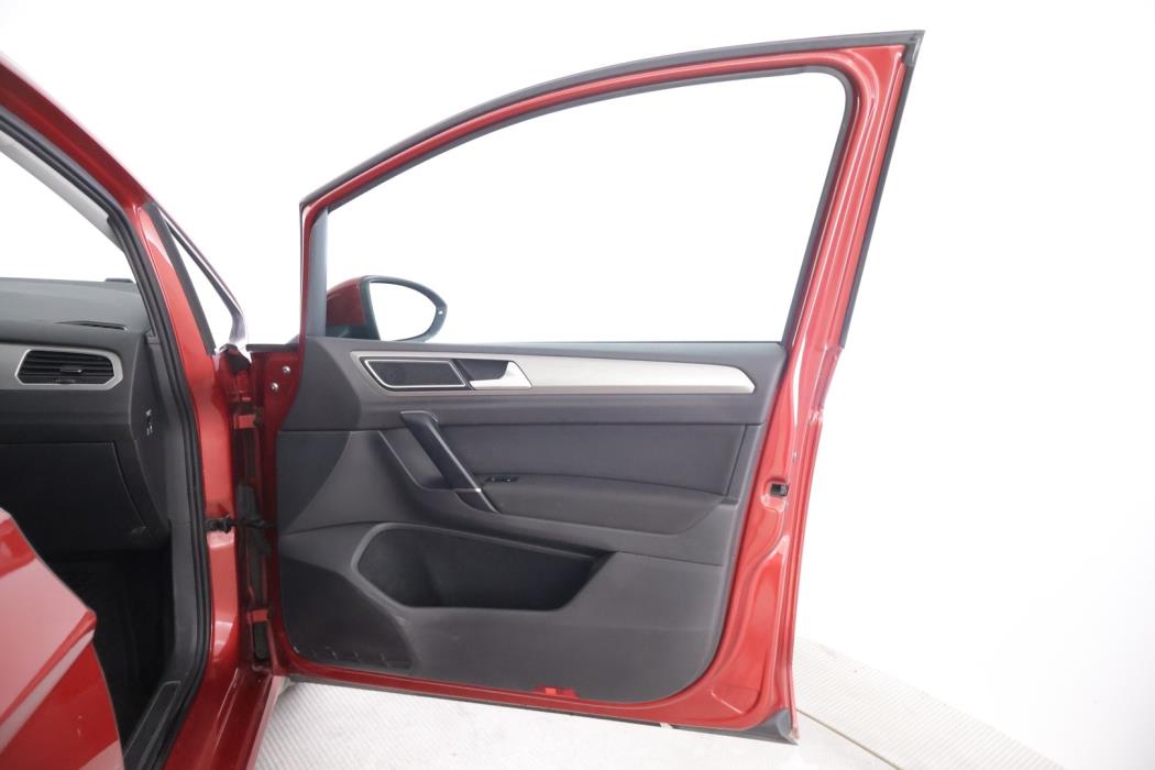 VOLKSWAGEN Golf Sportsvan 2016