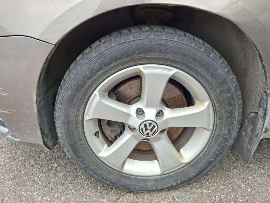 VOLKSWAGEN Passat 2011