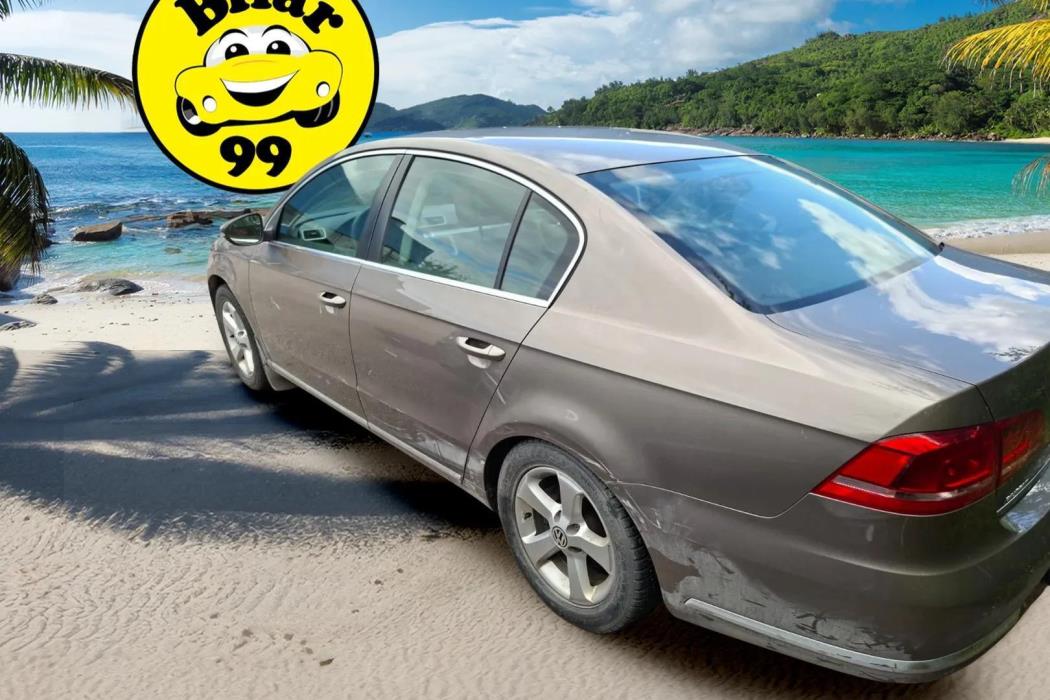 VOLKSWAGEN Passat 2011