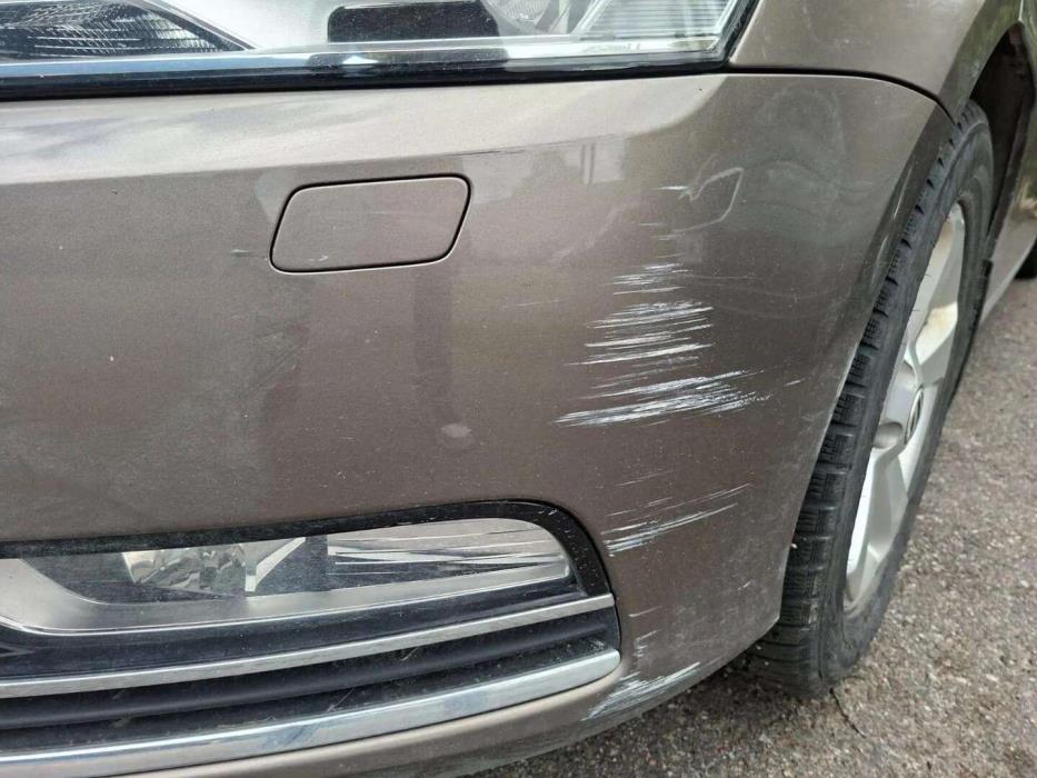 VOLKSWAGEN Passat 2011