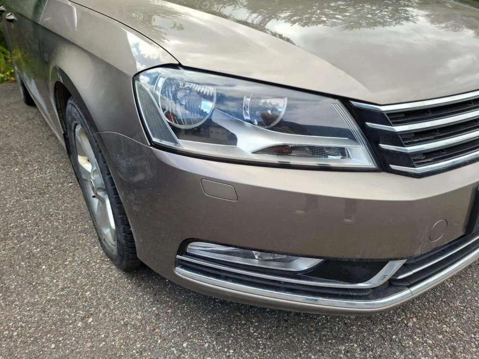 VOLKSWAGEN Passat 2011