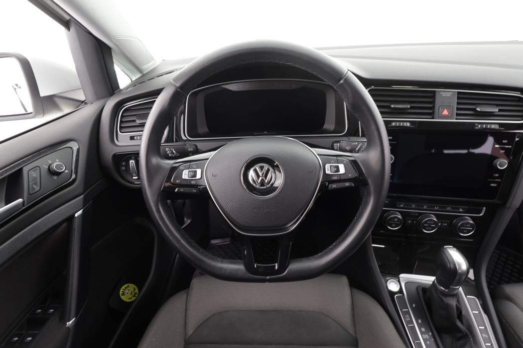 VOLKSWAGEN Golf 2019