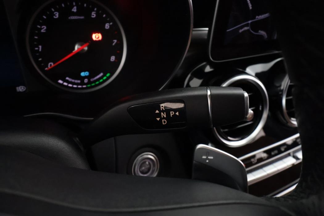 MERCEDES-BENZ C 2020