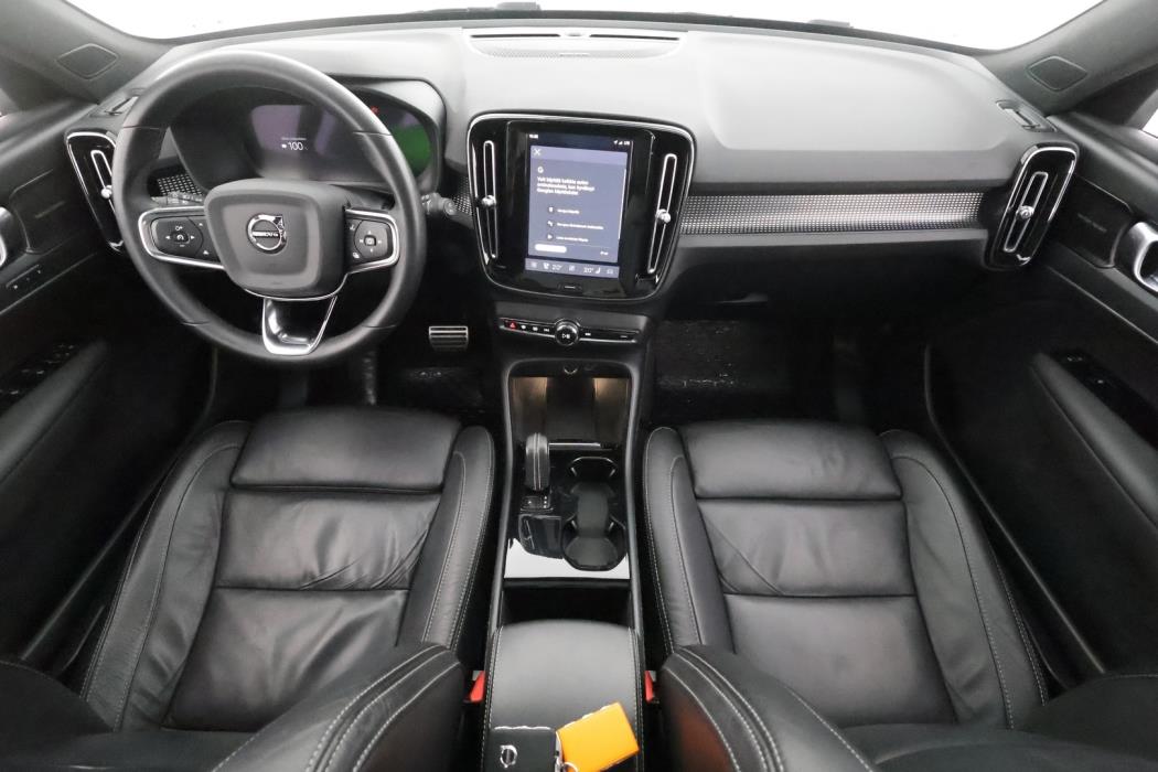 VOLVO XC40 2022