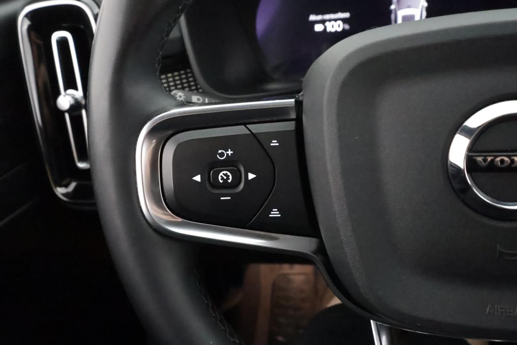 VOLVO XC40 2022