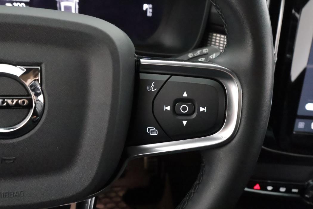 VOLVO XC40 2022