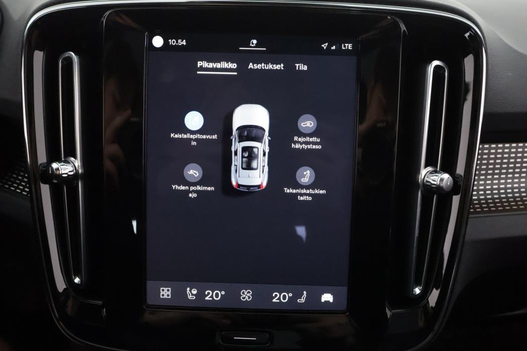 VOLVO XC40 2022