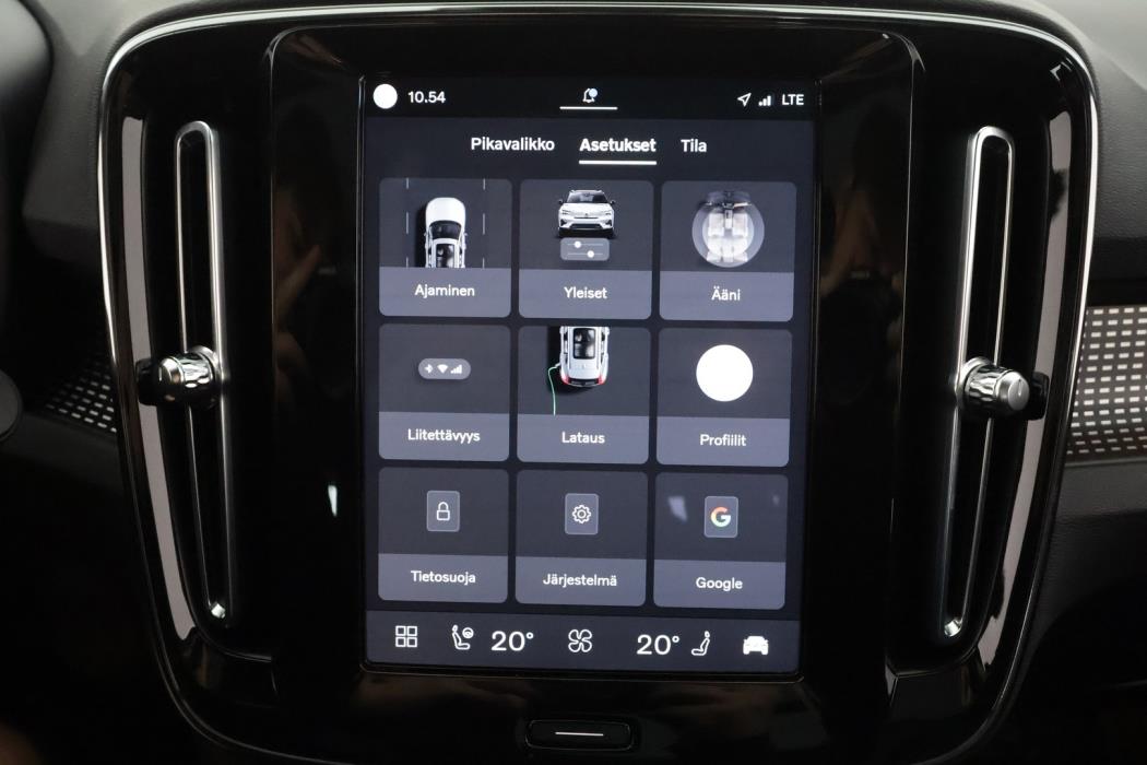 VOLVO XC40 2022
