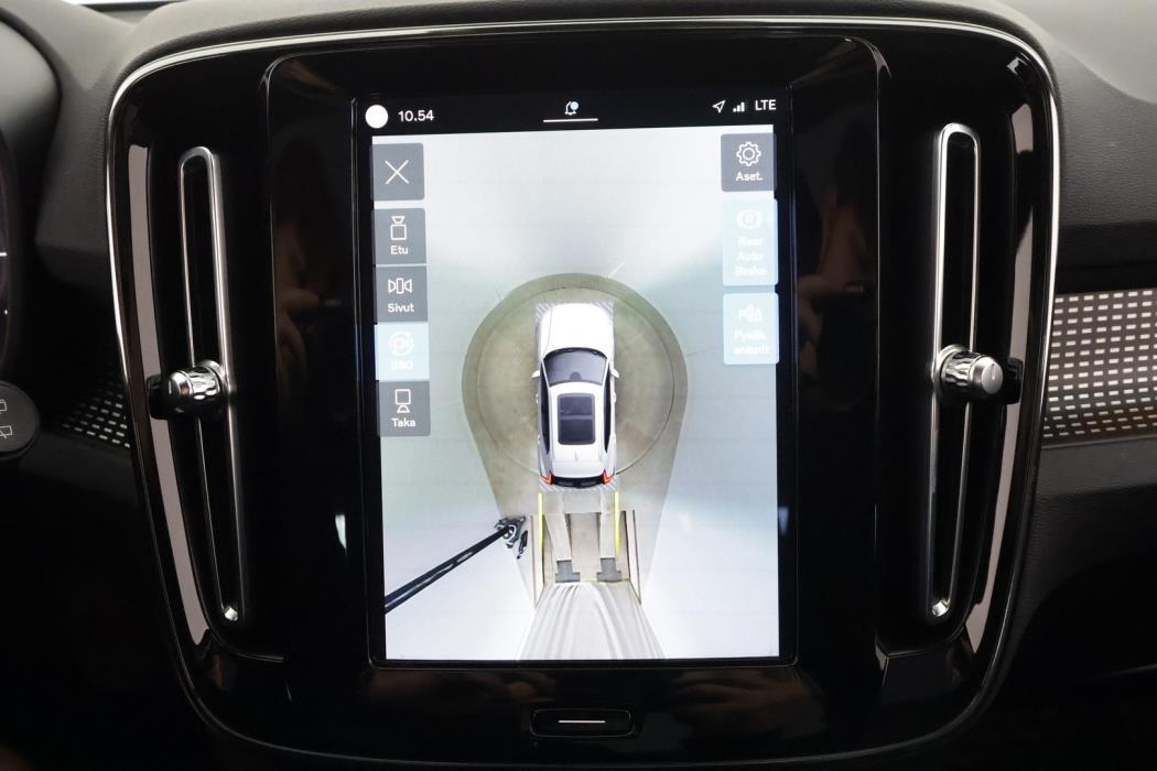 VOLVO XC40 2022