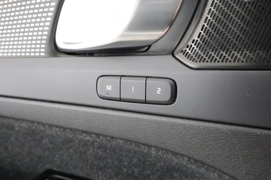 VOLVO XC40 2022