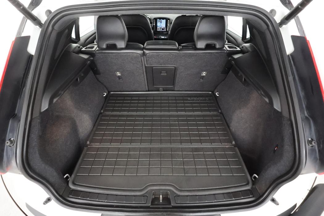 VOLVO XC40 2022