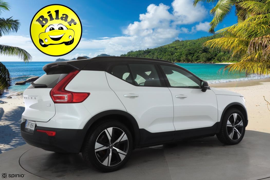 VOLVO XC40 2022
