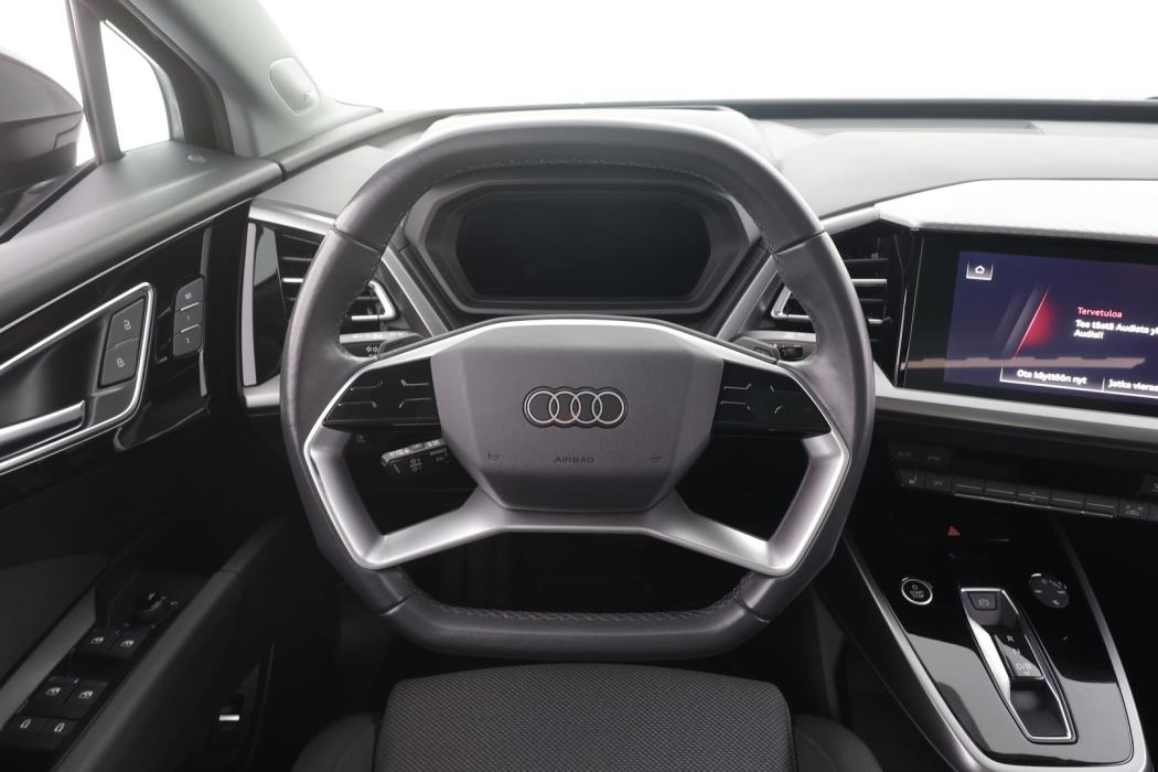 AUDI Q4 e-tron 2022