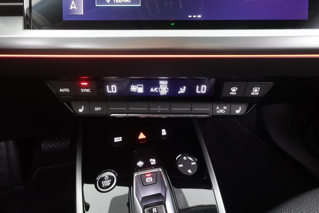 AUDI Q4 e-tron 2022