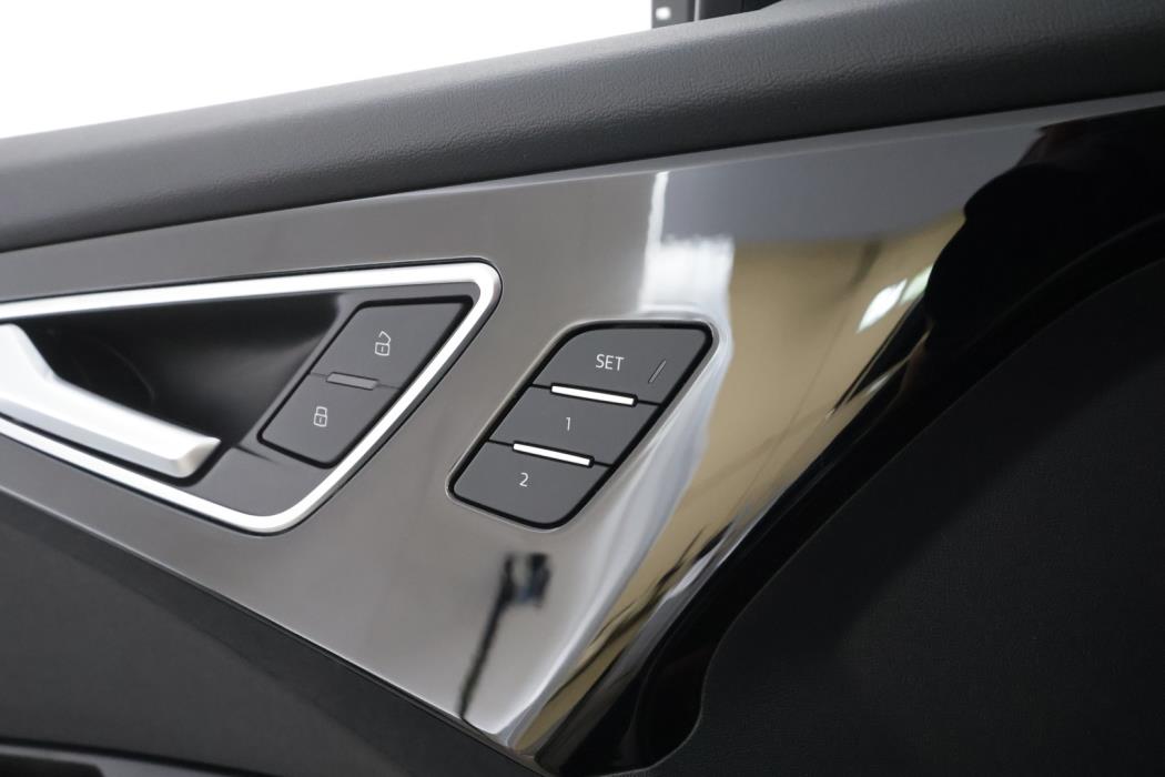 AUDI Q4 e-tron 2022