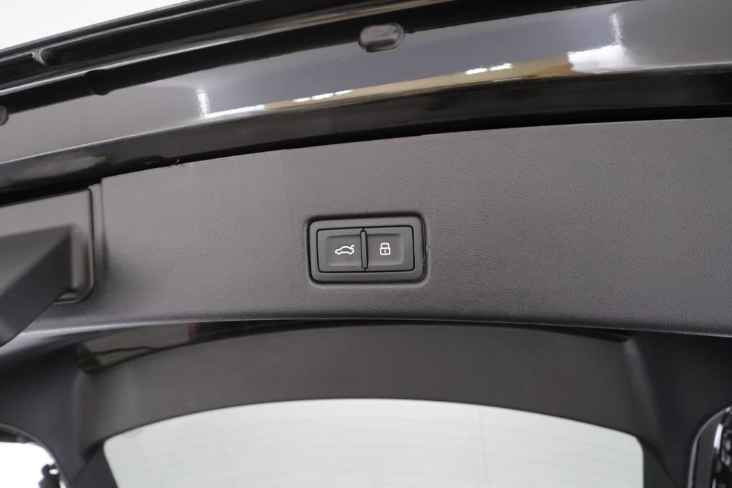 AUDI Q4 e-tron 2022