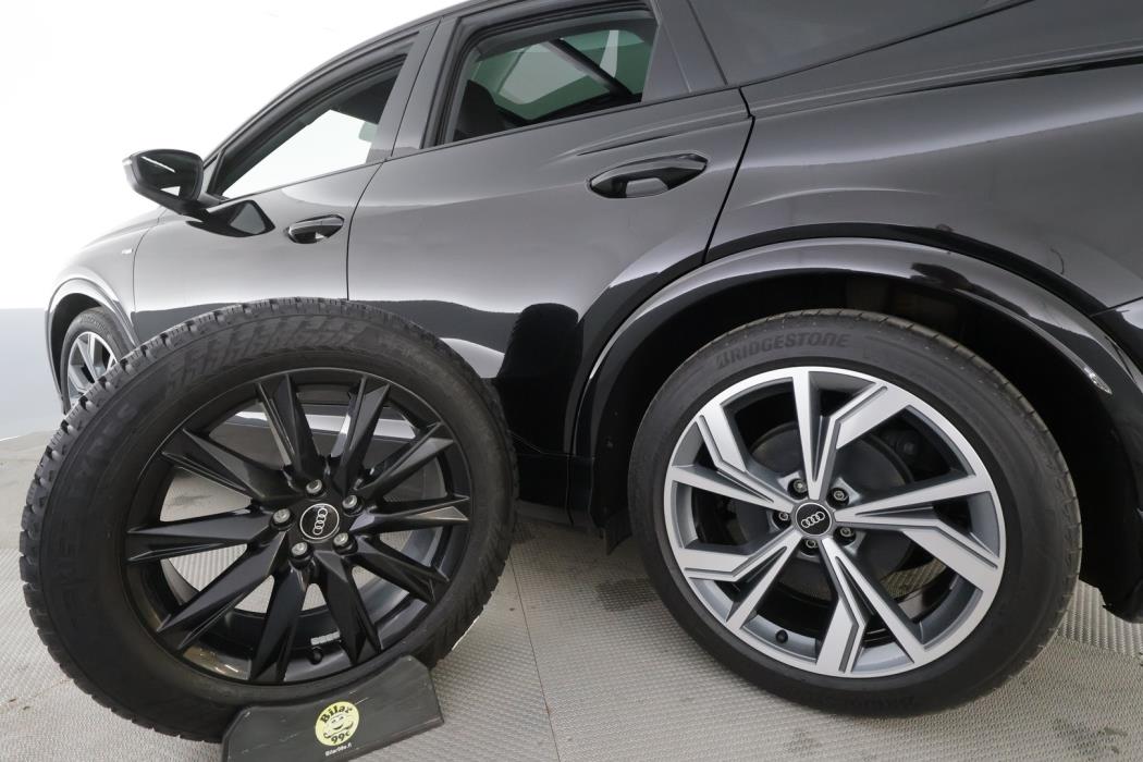 AUDI Q4 e-tron 2022