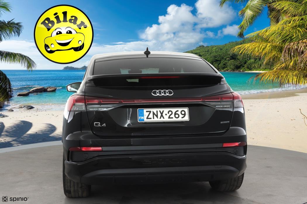 AUDI Q4 e-tron 2022