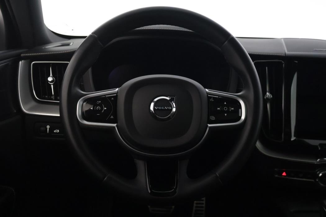 VOLVO XC60 2022