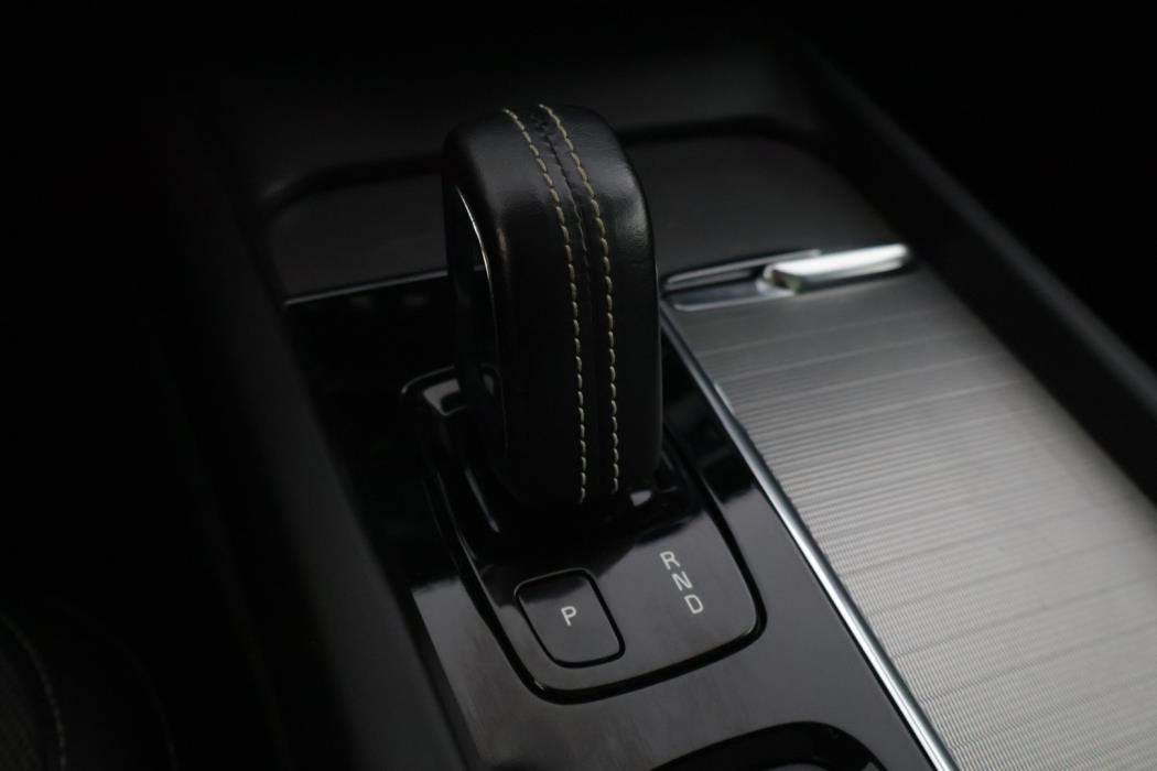 VOLVO XC60 2022