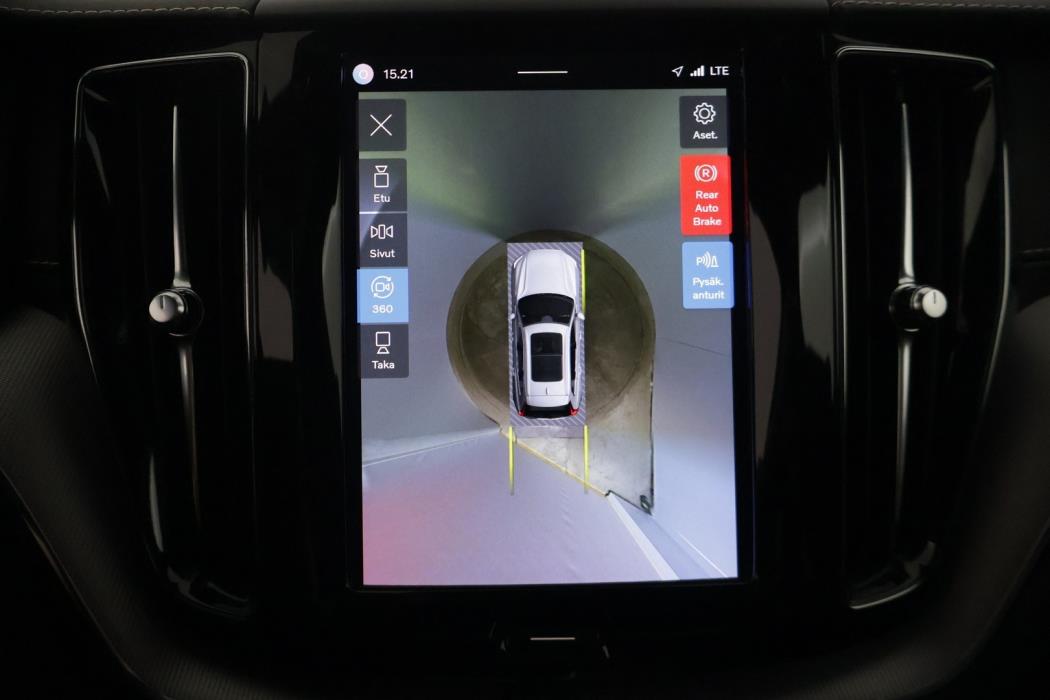 VOLVO XC60 2022